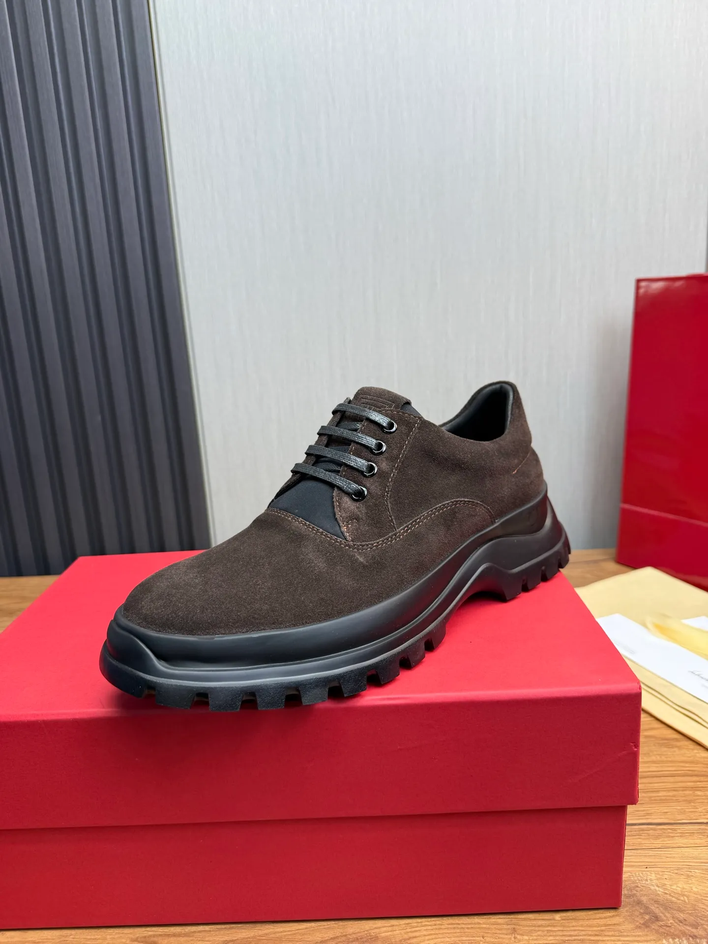 Men's shoes 💰880💰 Ferragamo. [Ferragamo] Men's Loaf leather shoes, the latest hot style, 1:1 original purchase quality, top quality, imported open-edge beaded cowhide leather on the upper, hand-made three-dimensional stitching highlights the round toe design, the inner feet are made of imported cowhide, with original wear-resistant rubber outsole, matching code 39-44, (38, 45 custom-made, non-refundable)